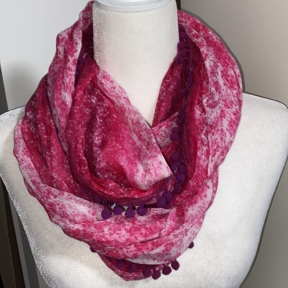 American Eagle Pink Purple Tie Dye Artsy Bohemian Pom Pom Tassels Infinity Scarf - Picture 7 of 16
